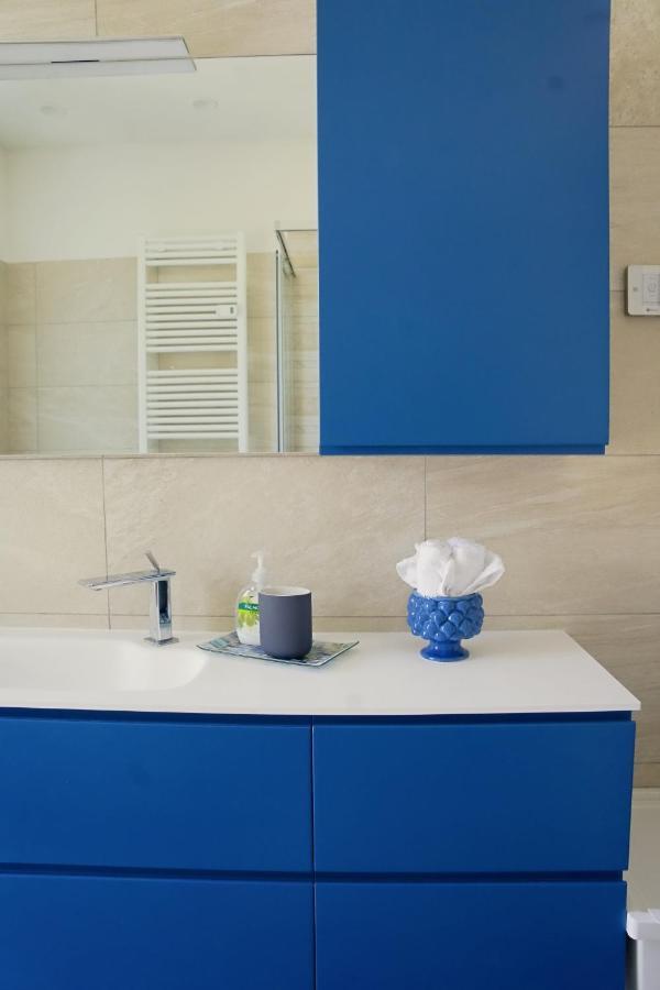The Blue - Lake / City View Modern Apt Near Villa Olmo Como Exterior foto