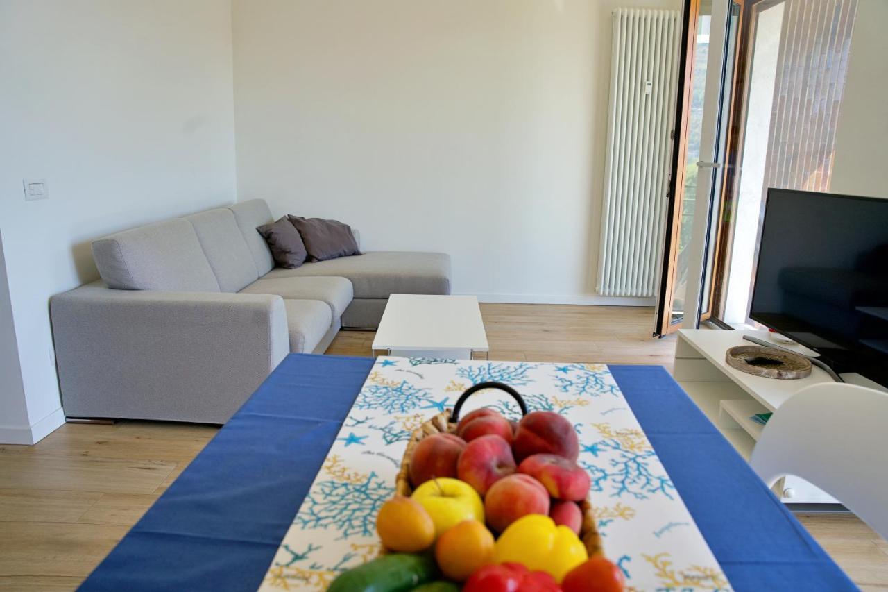 The Blue - Lake / City View Modern Apt Near Villa Olmo Como Exterior foto
